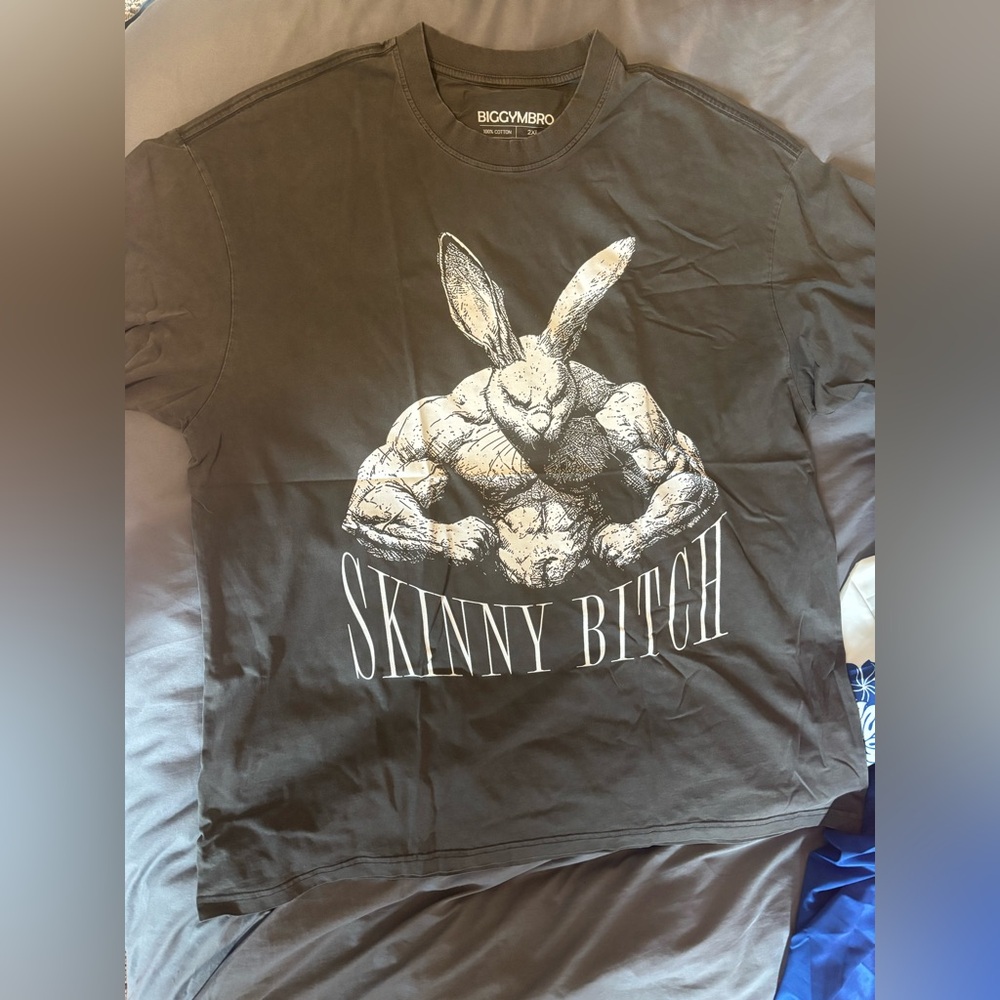 Graphic tee